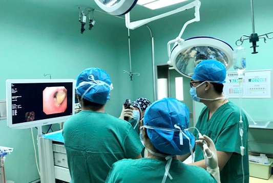 1742961499952078183.jpg 4 电子支气管异物取出.jpg